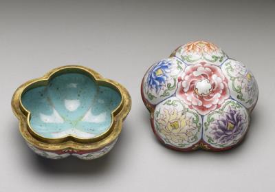 图片[2]-Copper five-lobed box with flowers in painted enamels, Qing dynasty, Kangxi reign (1662-1722)-China Archive